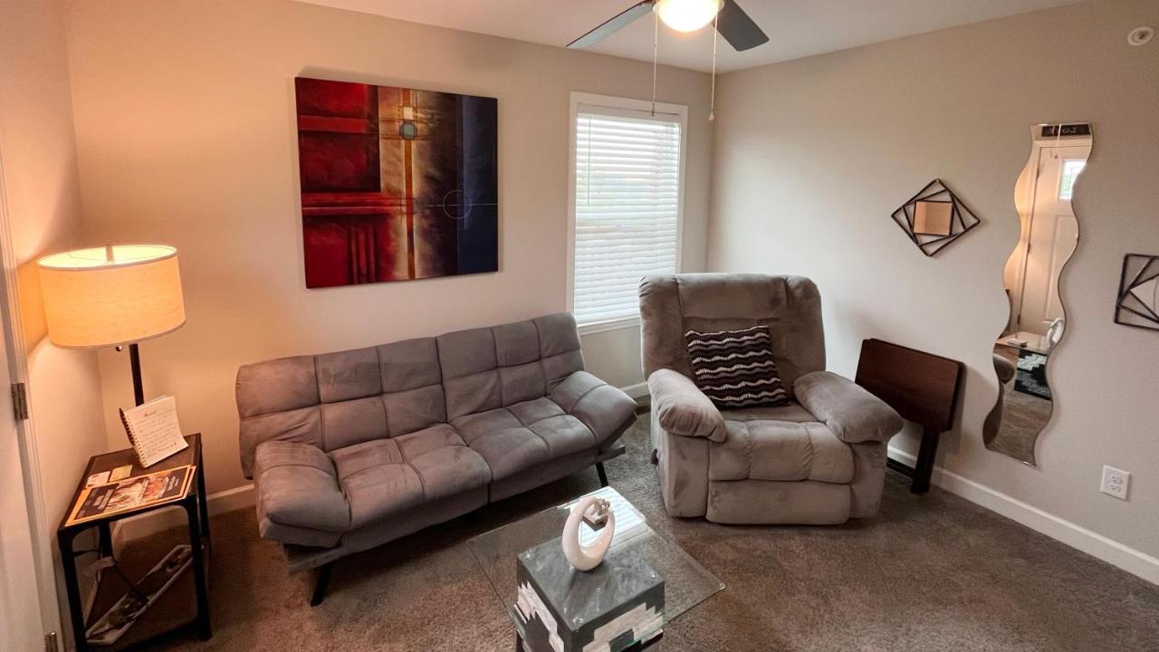 Homestay Great Guest With Private Entry & Deck! Only 25 Mins To Nashville! Pets Welcome With Pet Fee