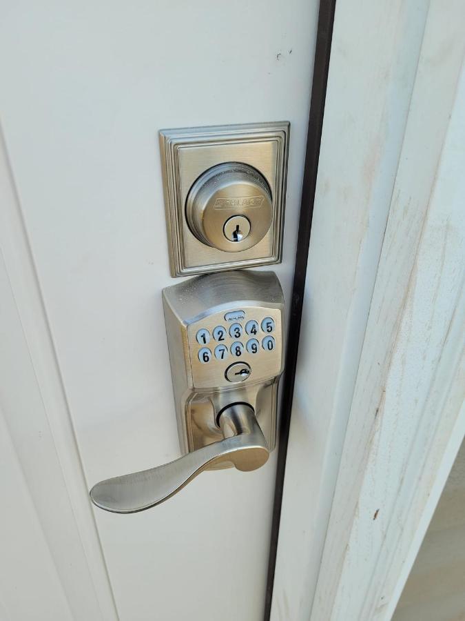 Homestay Great Guest With Private Entry & Deck! Only 25 Mins To Nashville! Pets Welcome With Pet Fee Ashland City