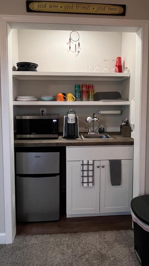 Great Guest With Private Entry & Deck! Only 25 Mins To Nashville! Pets Welcome With Pet Fee
