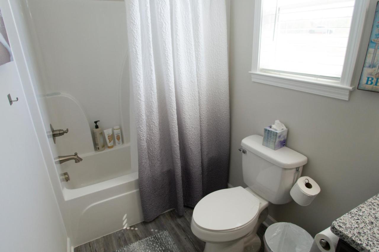 Great Guest With Private Entry & Deck! Only 25 Mins To Nashville! Pets Welcome With Pet Fee * Ashland City