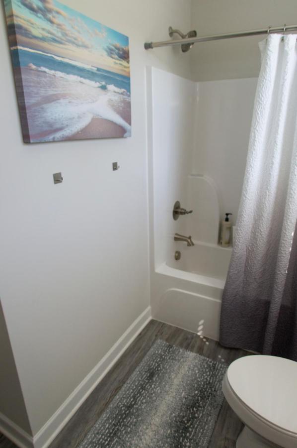 Great Guest With Private Entry & Deck! Only 25 Mins To Nashville! Pets Welcome With Pet Fee Homestay *