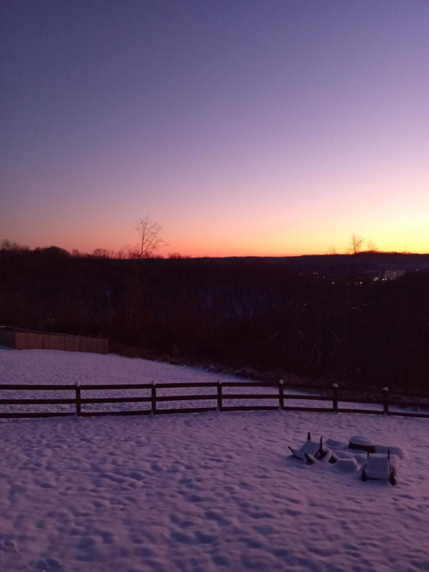 Homestay Great Guest With Private Entry & Deck! Only 25 Mins To Nashville! Pets Welcome With Pet Fee